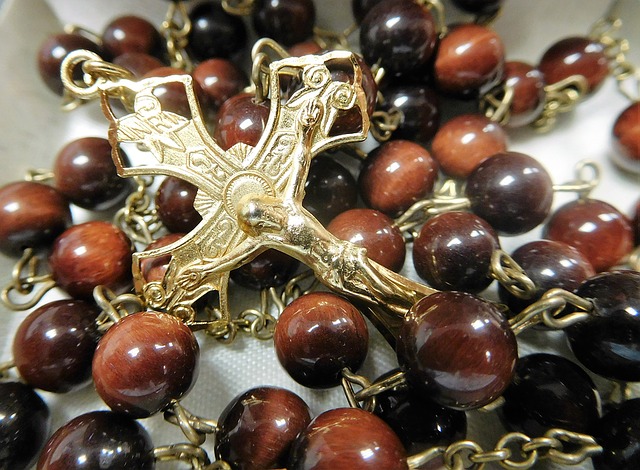 Rosary-1254372_640.jpg