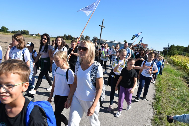 3,5 tysiąca uczestników „Rostkowa Młodych” – ze św. Stanisławem Kostką 