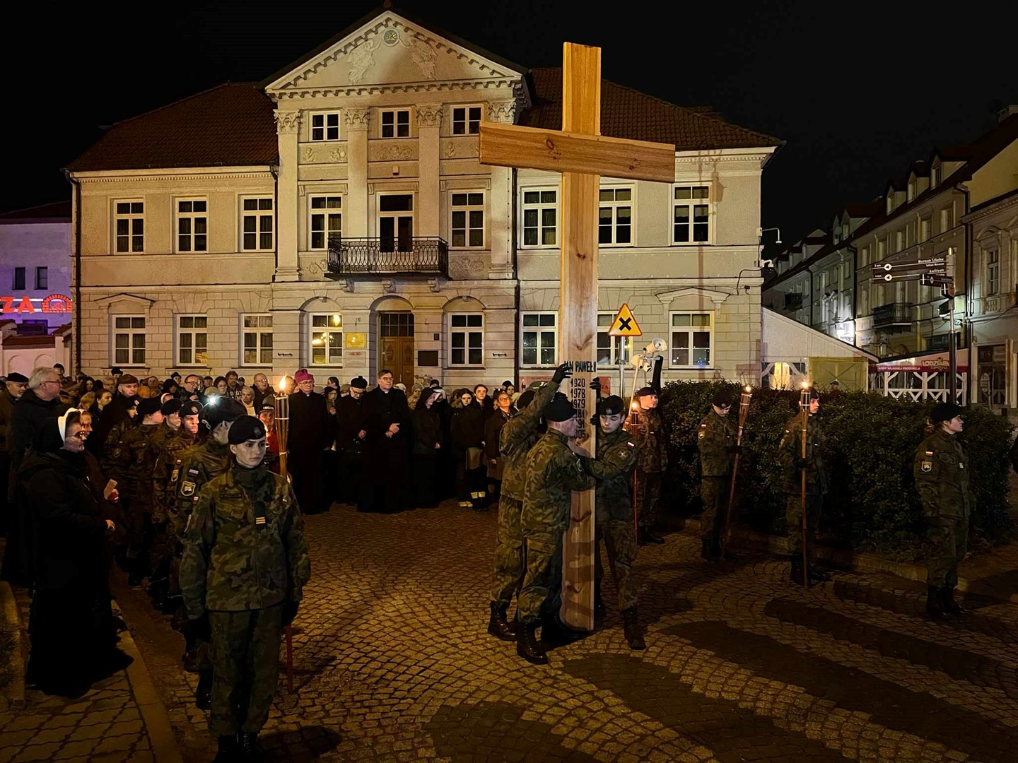 Droga Krzyżowa przeszła ulicami Starego Miasta w Płock 